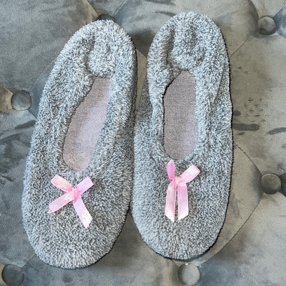 Slippers - Picture 1 of 2